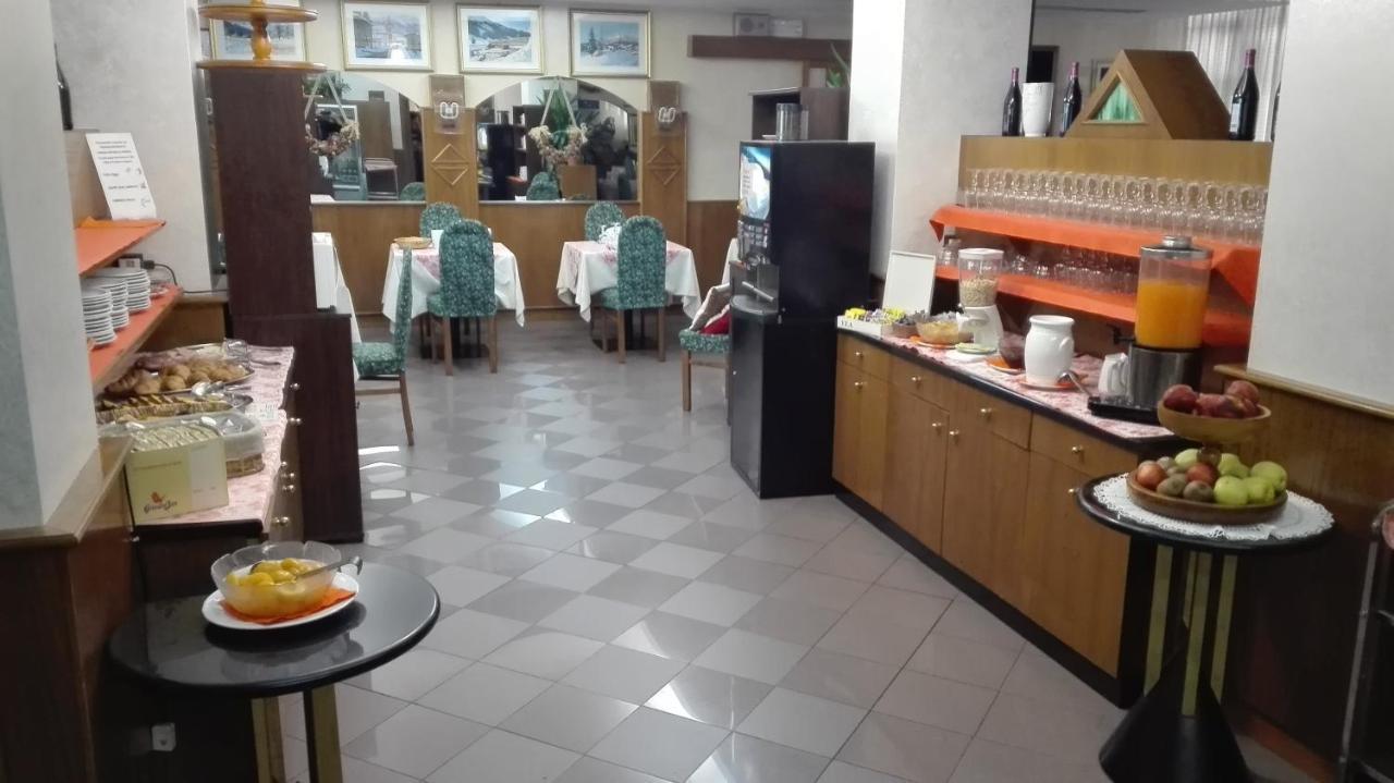 Hotel Davost 3*